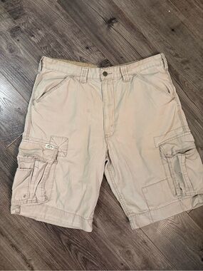 Levi’s cargo shorts 100% Cotton size 36